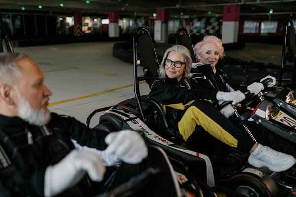 Comment intégrer les loisirs dans la vie quotidienne des seniors?