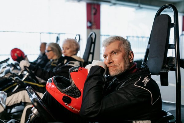 Quels jeux de société sont idéaux pour les personnes âgées?